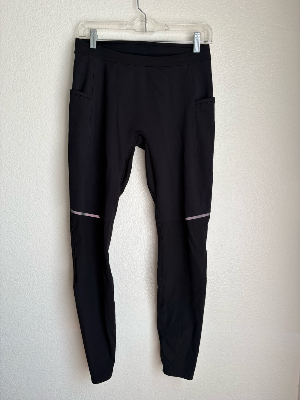 lululemon athletica men’s Black leggings  with Reflective Trim